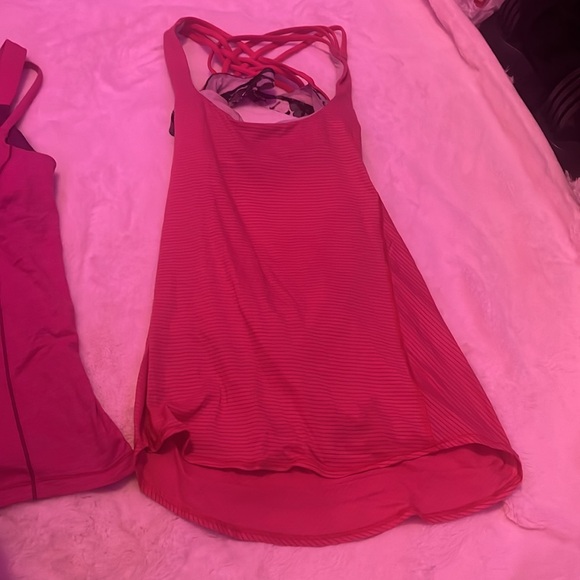 Two lululemon t shirts - Picture 15 of 15